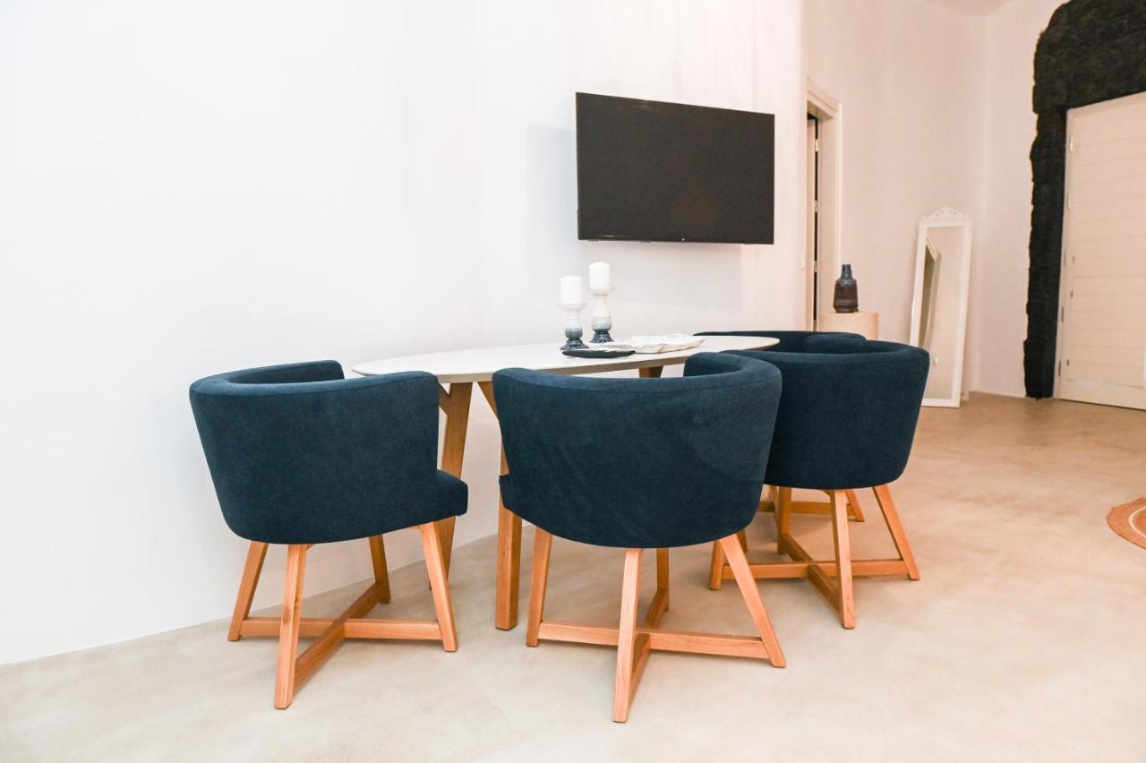 Three Bells Suites Firosztefáni Kültér fotó
