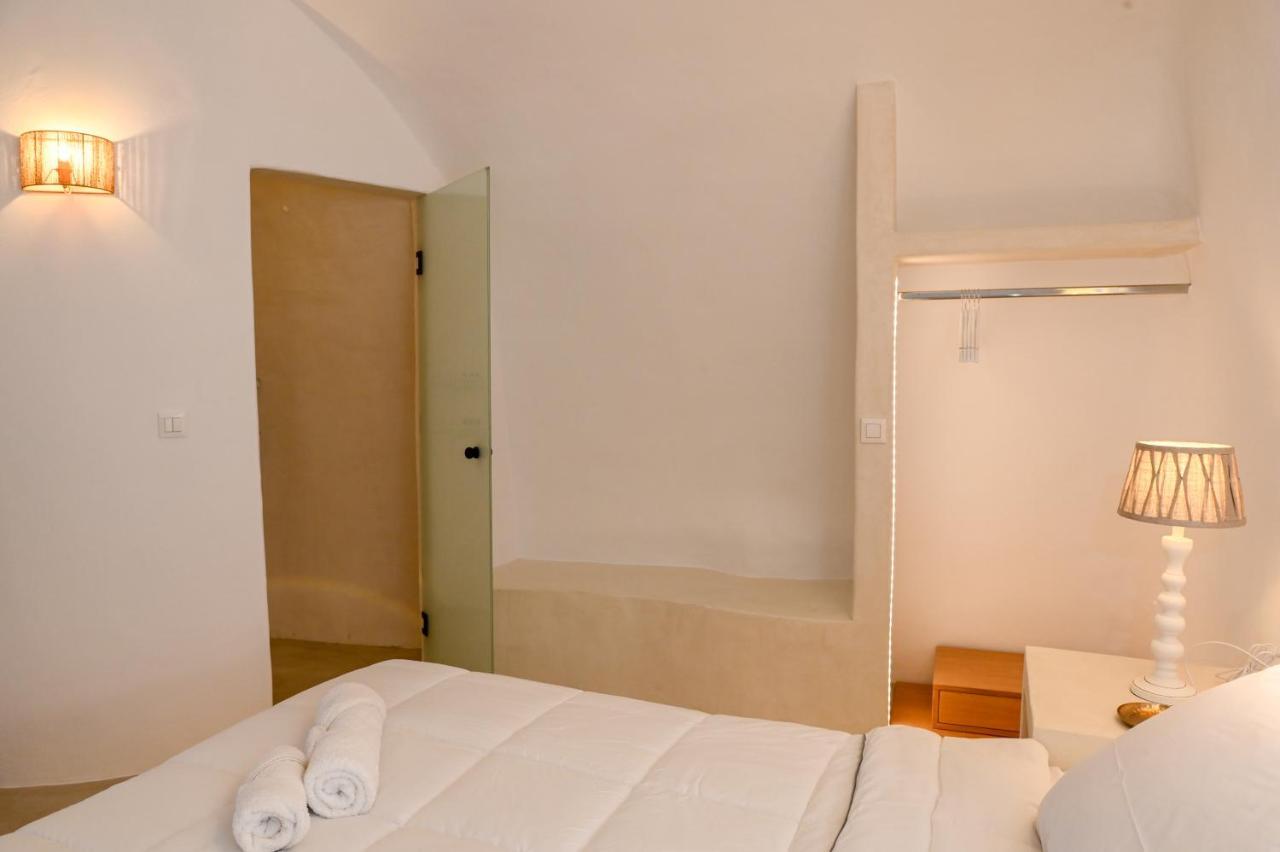 Three Bells Suites Firosztefáni Kültér fotó